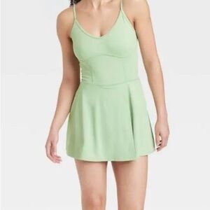 Athletic Dress Tennis Golf Pickleball Beach Volleyball Frisbee Hiking Women’s M